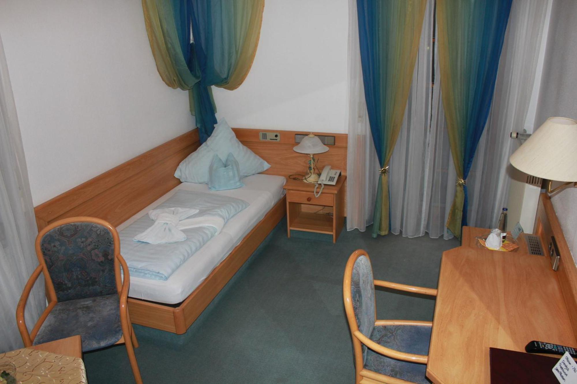 Landgasthaus & Hotel Kurfer Hof Бад Ендорф Стая снимка